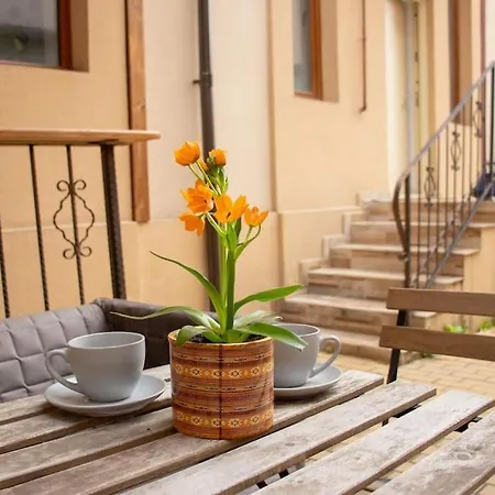 Muse Loft - Lovely Place In City Center With Patio