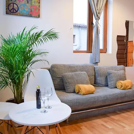 Muse Loft - Lovely Place In City Center With Patio Bukarest