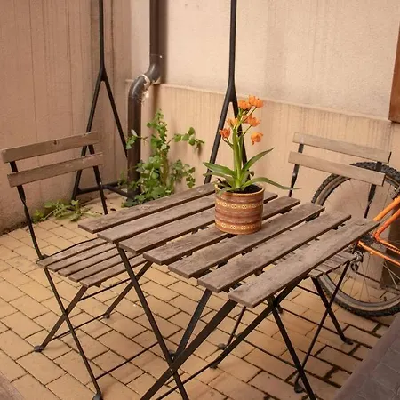 Muse Loft - Lovely Place In City Center With Patio Apartment