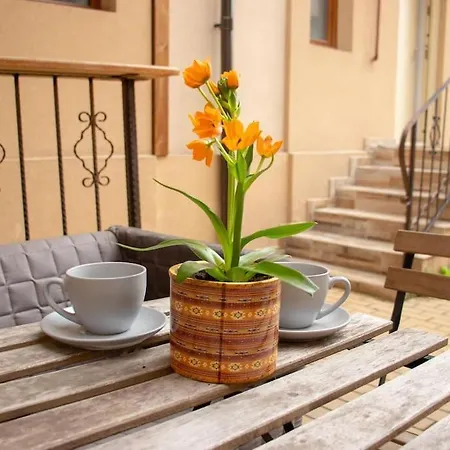Muse Loft - Lovely Place In City Center With Patio Apartment *